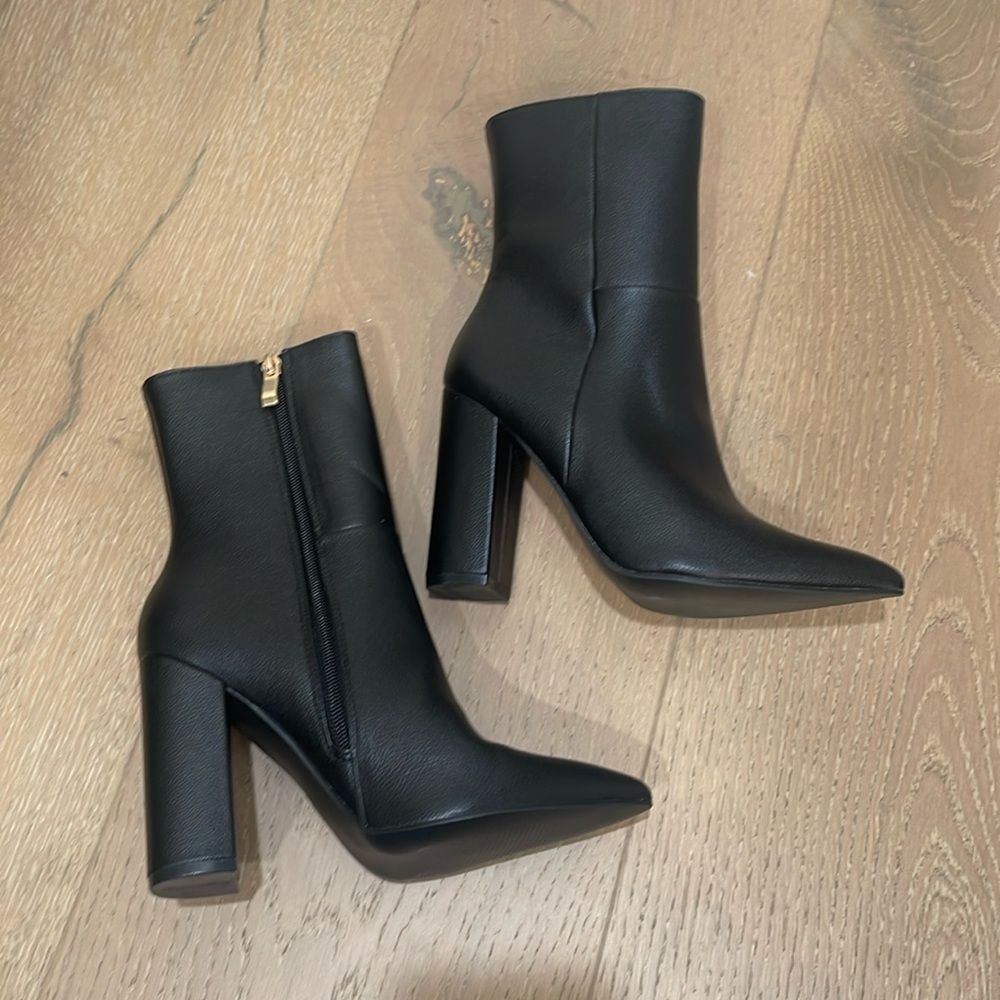 LULUS | Black Booties | 6.5